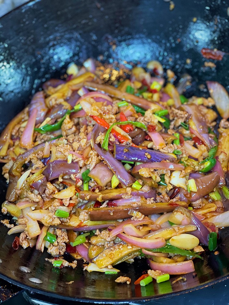 青椒肉沫炒茄子的做法