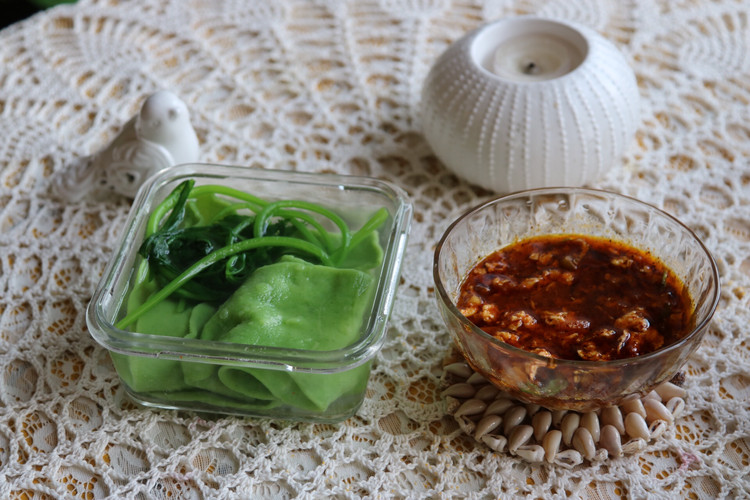 菠菜蘸水面的做法