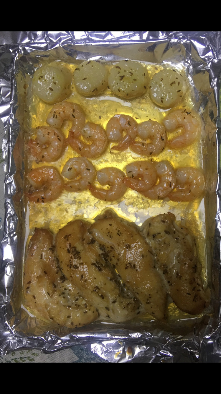 虾仁扇贝肉鸡胸腌制好了烤箱一烤锅都不用刷的做法