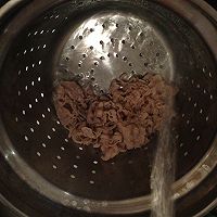 金针菇酸汤肥牛的做法图解4