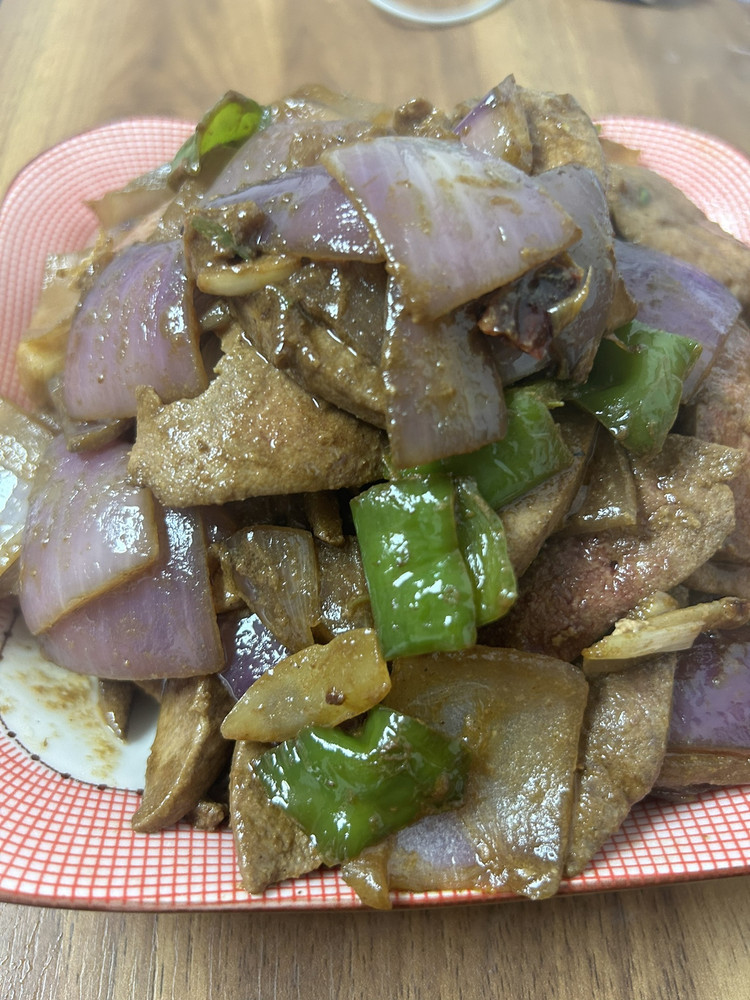 家常菜之洋葱炒猪肝的做法