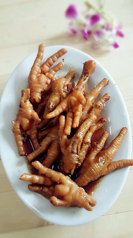 Chaoshan special braised chicken feet