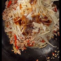 泰国九层塔猪肉炒竹笋的做法图解7