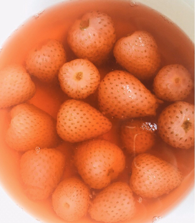 自制草莓罐头的做法