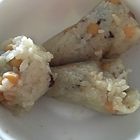 腊肉豌豆粽子的做法图解1