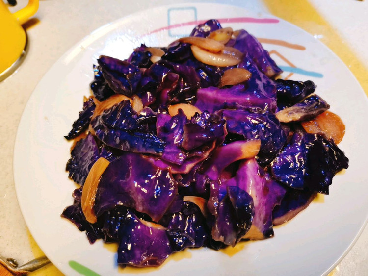 家常菜-快炒紫甘蓝/紫包菜的做法