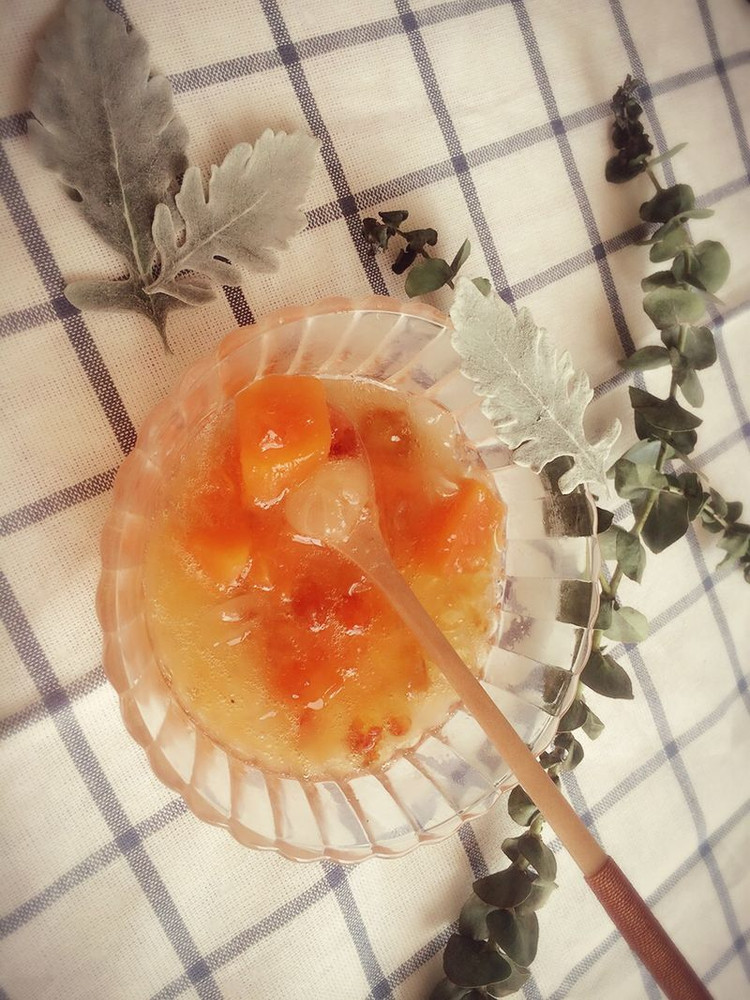 桃胶雪燕皂角米炖木瓜的做法