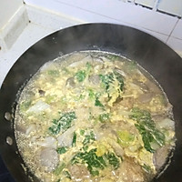 蘑菇青菜肉圆鸡蛋汤的做法图解3