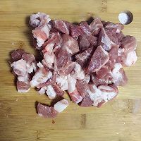 红烧肉炖凤爪的做法图解3