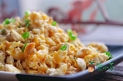 宝宝辅食：鸡蛋炒豆腐