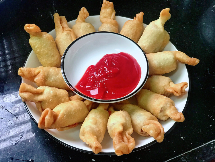 剩余的饺子皮，这样吃，高级的做法