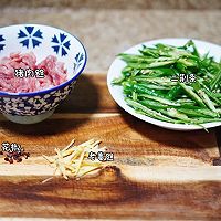 小时候的酱油青椒肉丝的做法图解1