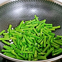#父亲节，给老爸做道菜#虾仁炒豇豆的做法图解8
