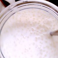 椰果西瓜牛奶西米露的做法图解3