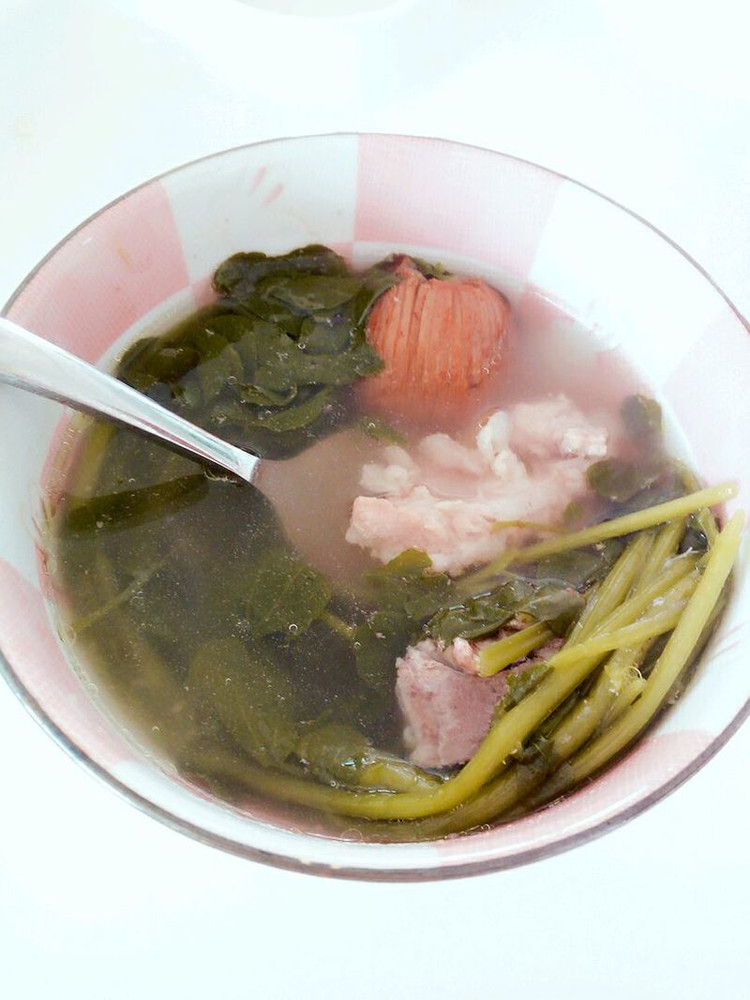 广东老火靓汤之西洋菜猪骨汤的做法