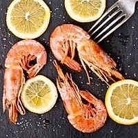 #流感季饮食攻略#加拿大北极虾口蘑焗蛋盅的做法图解1