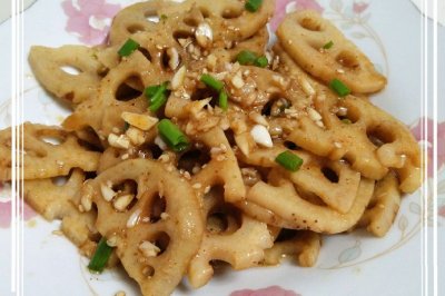 爽脆可口凉拌藕片