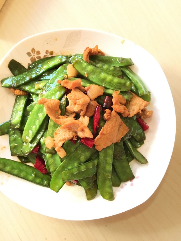 荷兰豆炒肉的做法