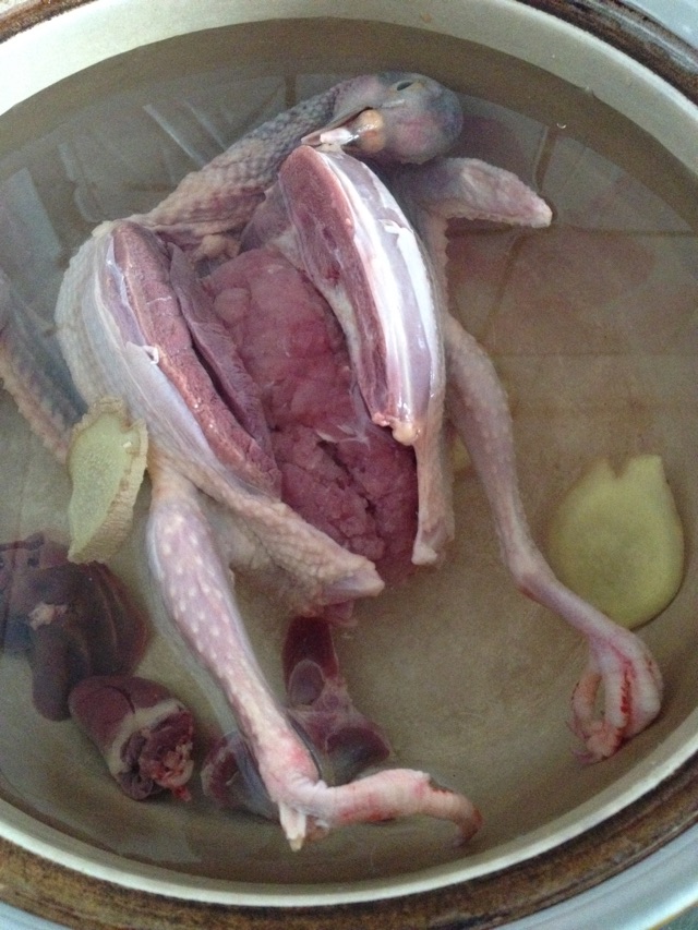 山药鸽子汤-秋季养生必食的做法图解2
