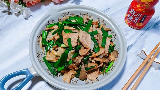 #豪吉小香风 做菜超吃香#香辣蘑菇炒肉的做法