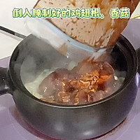 #i上冬日 吃在e起#冬日暖锅料理｜家常鲜虾鸡煲的做法图解3