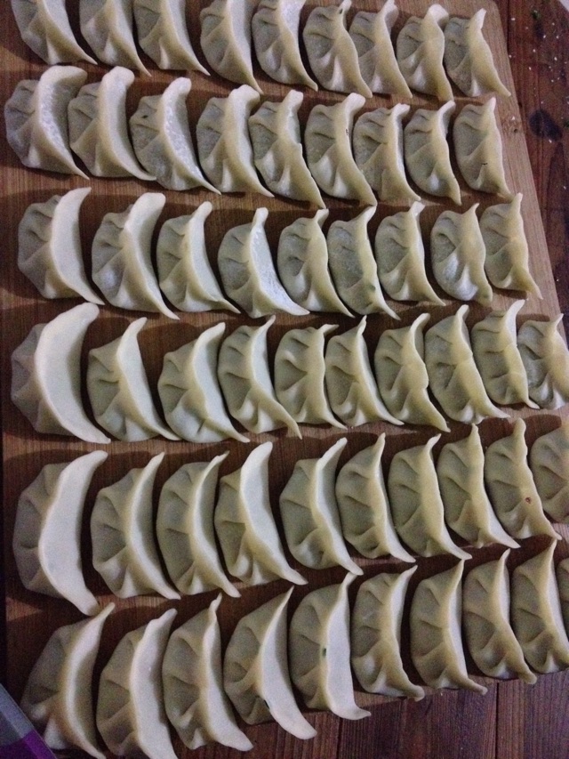 韭菜饺子，萝卜排骨汤的做法图解6