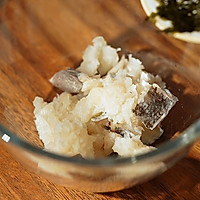 快手美味#海苔鳕鱼饼~新学期早餐的做法图解1