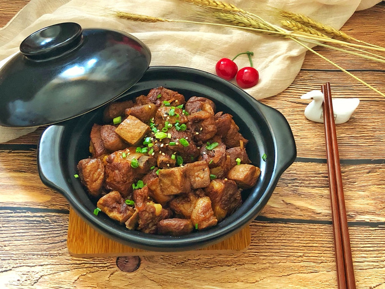 红烧豆腐果排骨的做法