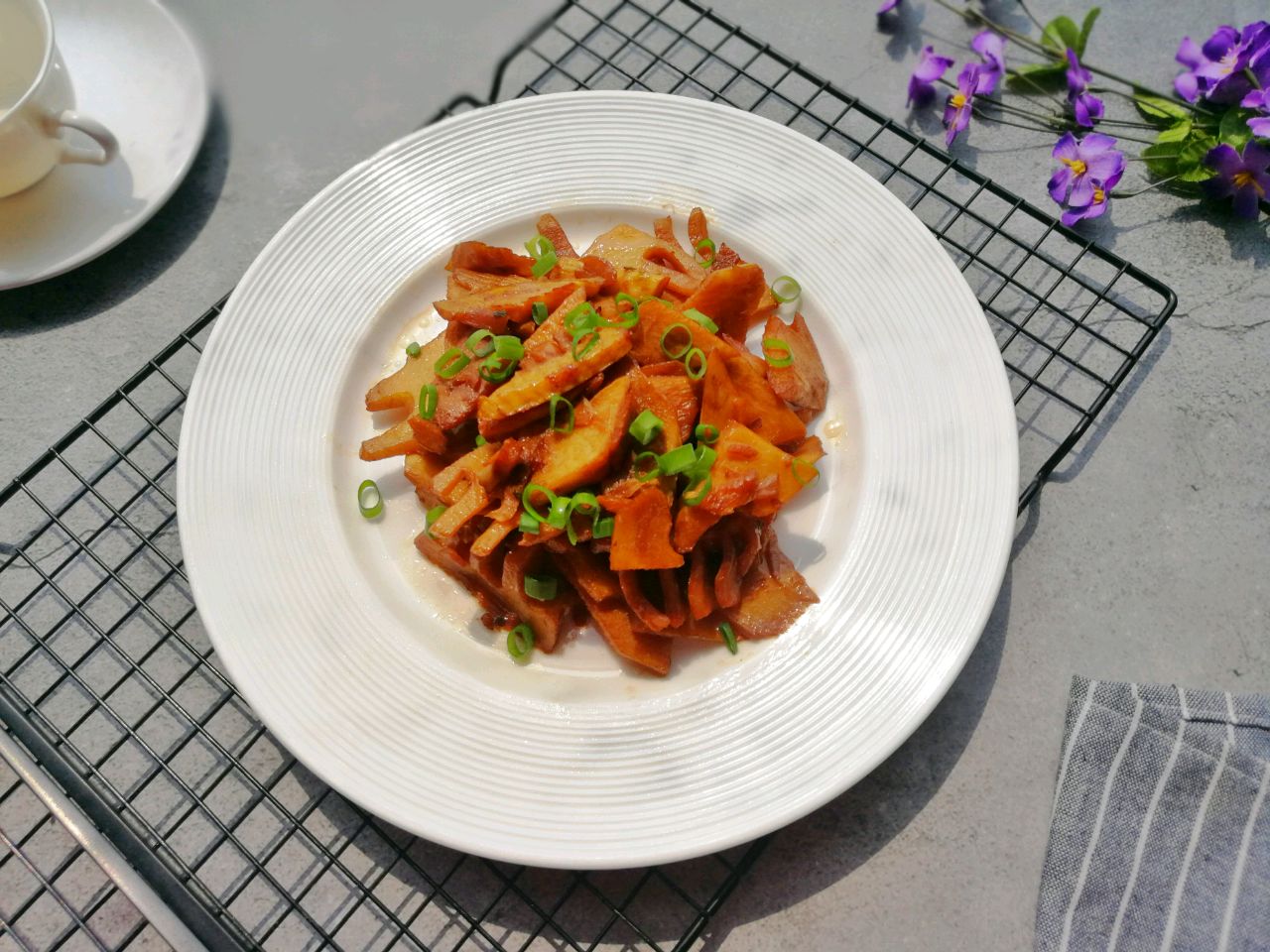 Braised spring bamboo shoots