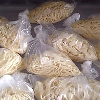 宝宝爱吃面之番茄牛肉面的做法图解5