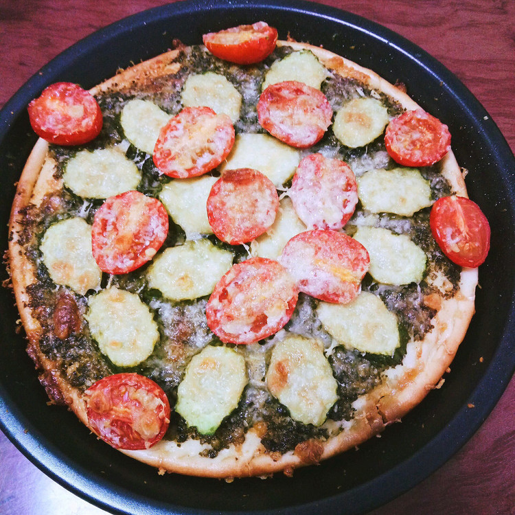 青酱鲜蔬披萨的做法