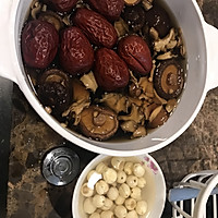 山药枸杞乌鸡滋补汤的做法图解4