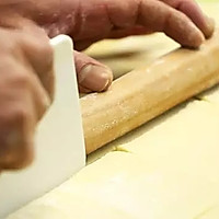 今年的第一口酥就决定是咖喱味了！咖喱酥角【微体兔菜谱】的做法图解7