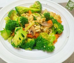 #纳福汇轻松喷出美味#低卡减脂餐！鸡蛋炒什锦菜的做法