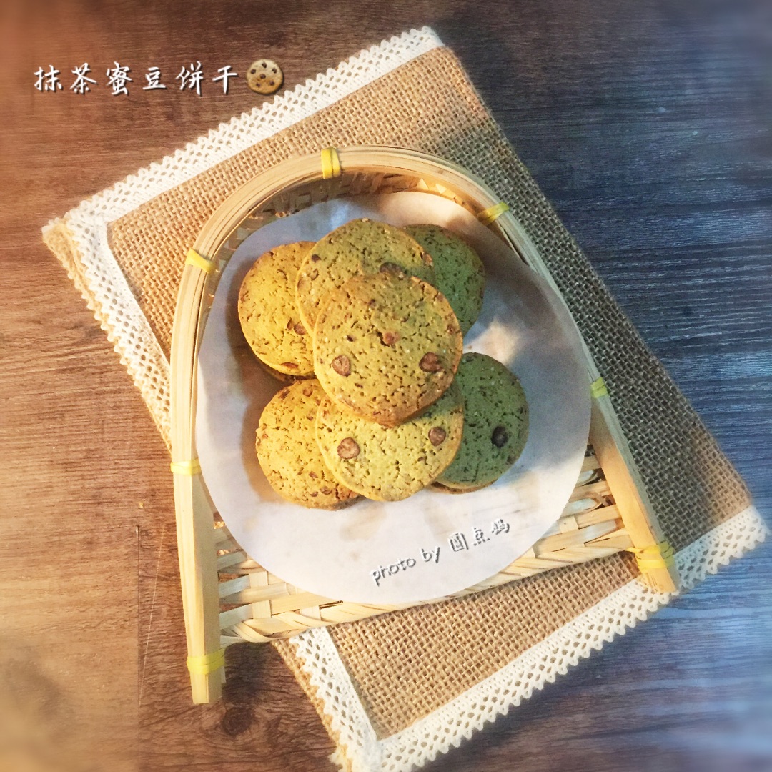 Taste of Matcha and honey bean biscuits in spring