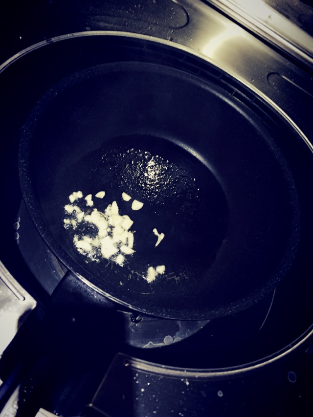 蒜香菊花菜的做法图解3