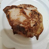 芝士黄瓜西红柿鸡排煎蛋全麦贝果的做法图解2