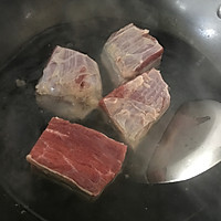 西红柿牛肉汤的做法图解2