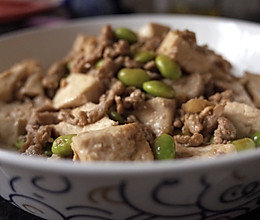 臭豆腐烧毛豆的做法