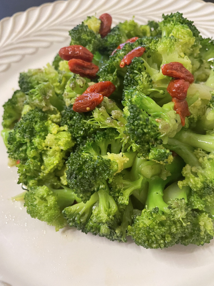 满眼是绿（西兰花凉拼）的做法