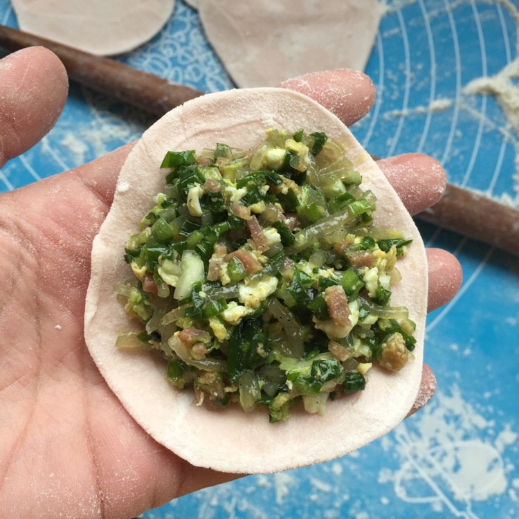 培根韭菜鸡蛋饺的做法图解3