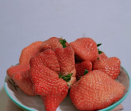 洗草莓小tips（超简单）的做法