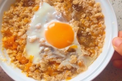 微波炉南瓜燕麦鸡蛋羹
