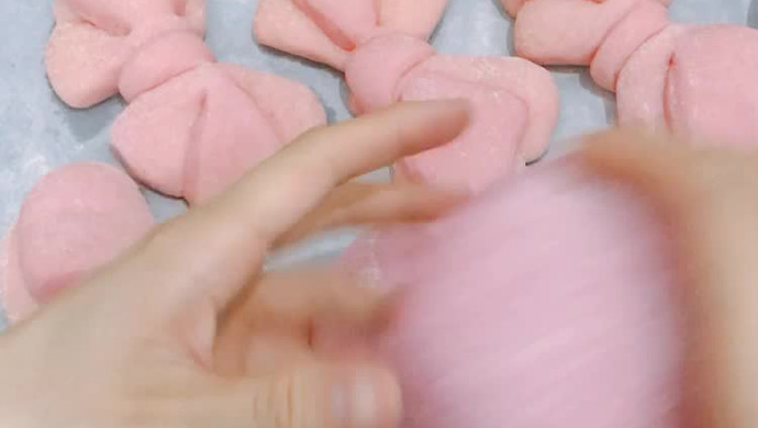 少女心的火龙果蝴蝶结