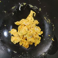 韭菜炒鸭蛋的做法图解5