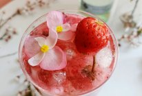 浪漫芳心～樱花草莓果酒！的做法