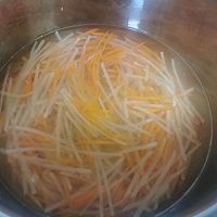 #“酒”是要开心#爽口又好吃～凉拌土豆丝的做法图解7