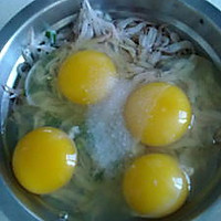 韭菜鲜虾米炒鸡蛋的做法图解2