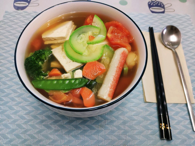无油低脂:“绿肥红瘦”豆腐汤的做法