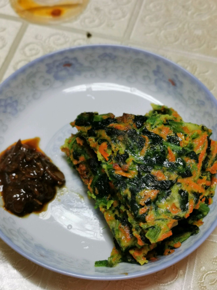 减脂餐——菠菜胡萝卜煎饼的做法